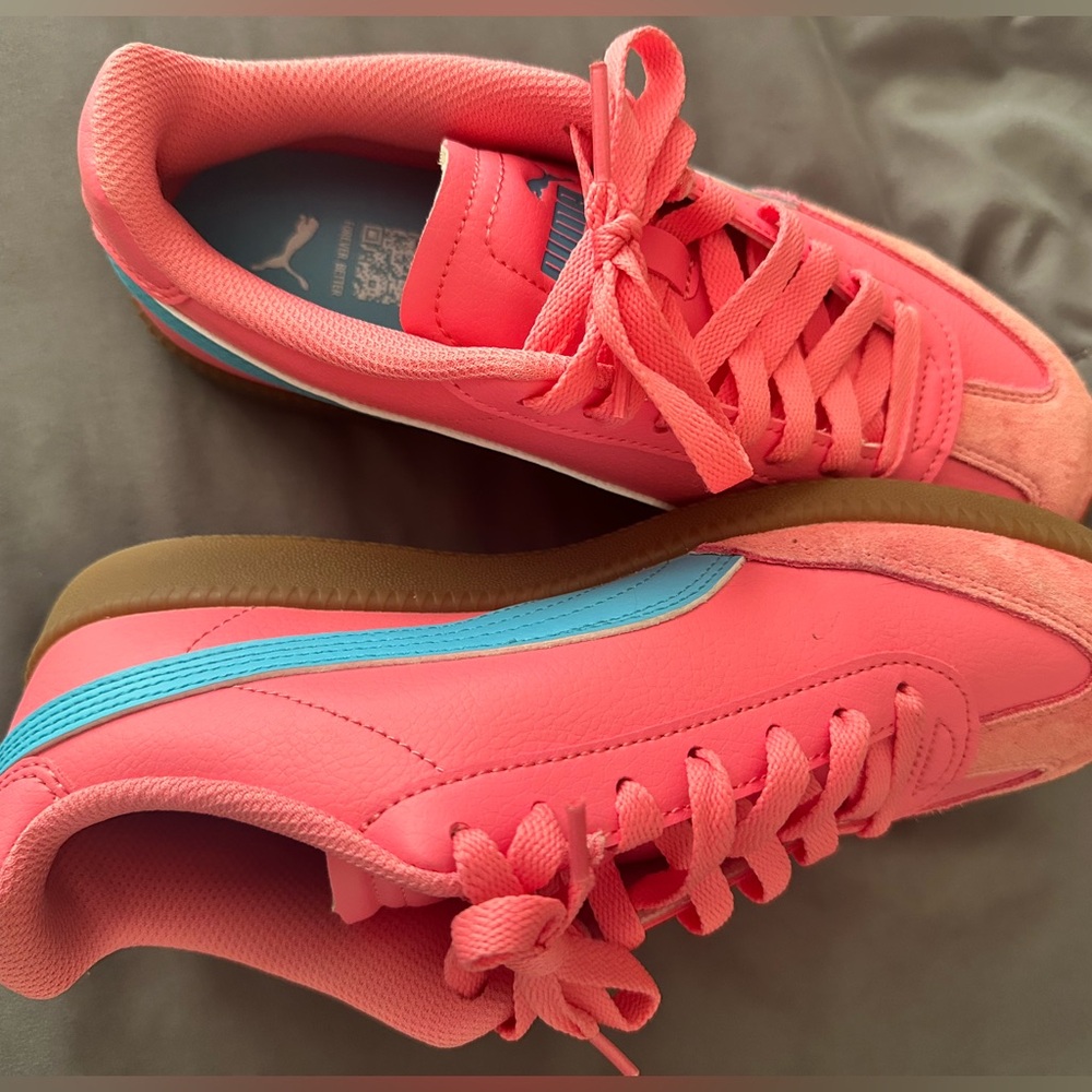 Puma Women's Coral and Blue Sneakers